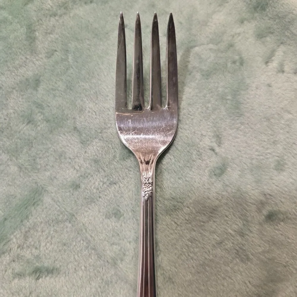 Vintage Wm Rogers Extra Plate Lot of 3 Salad Forks Triumph Pattern 1941